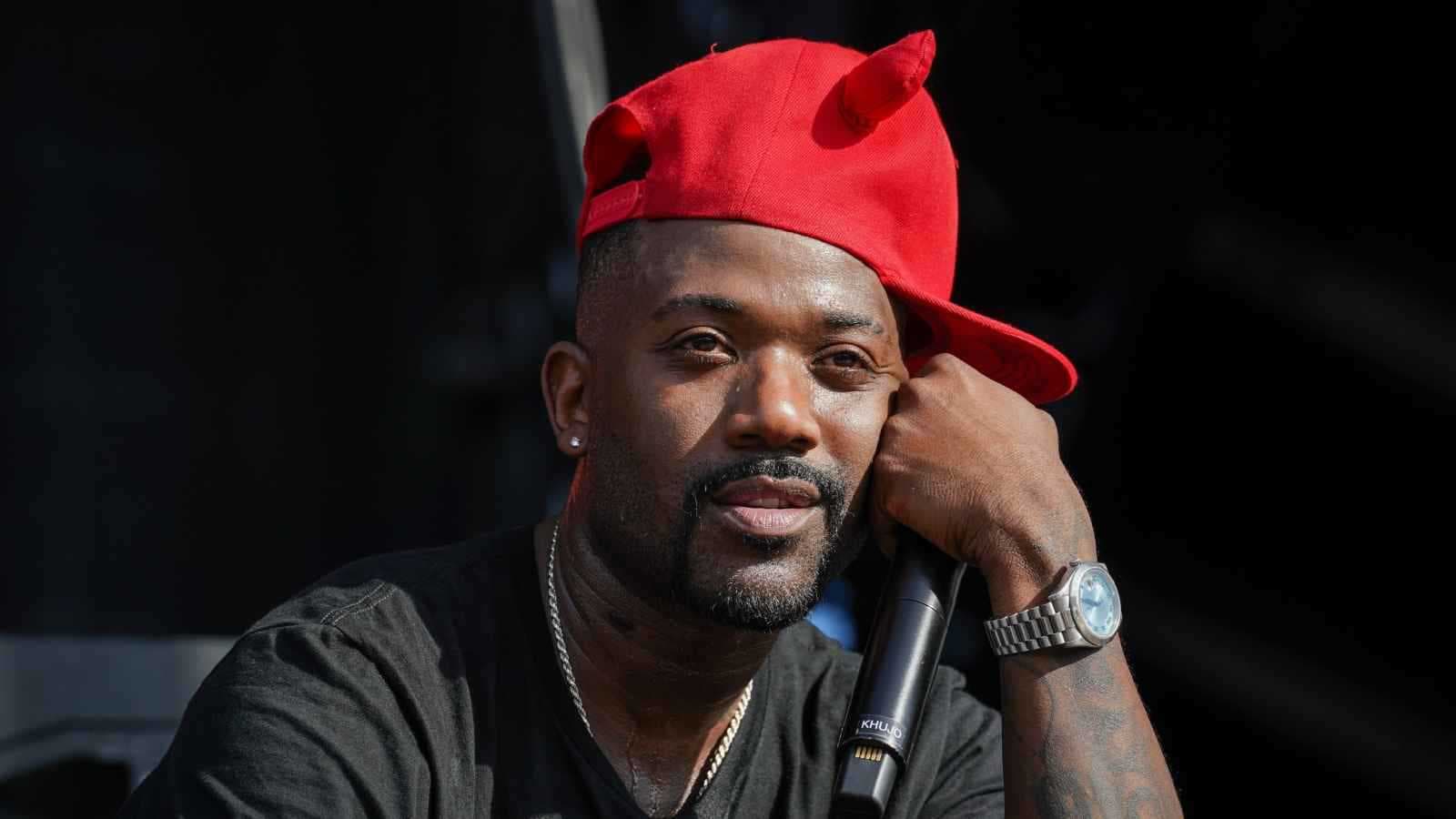 راي جي يصعّد المواجهة ضد عائلة كارداشيان