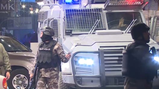 مداهمة أمنية في الرمثا بحق مطلوبين وخارجين عن القانون "تحديث مستمر"