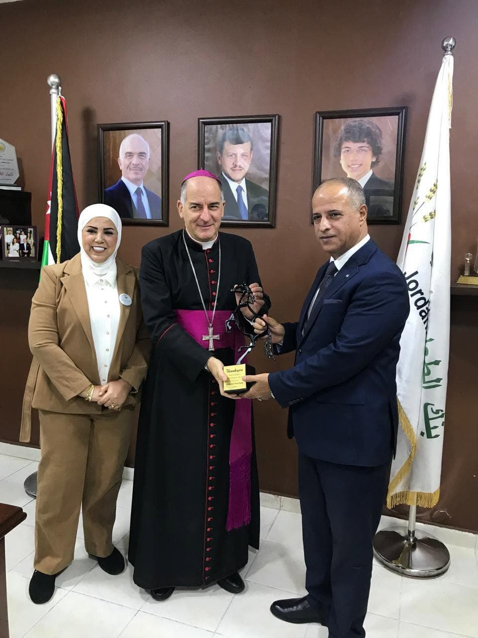 سفير الفاتيكان يزور بنك الطعام الأردني ويشيد ببرامجه الخيرية