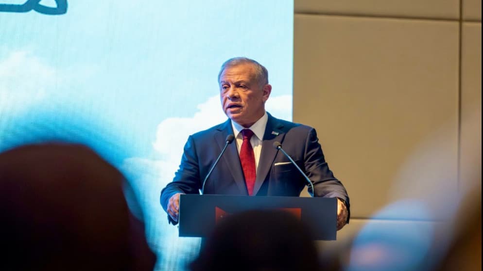 الملك يجتمع بممثلين عن شركات فيتنامية رائدة في قطاع المحيكات