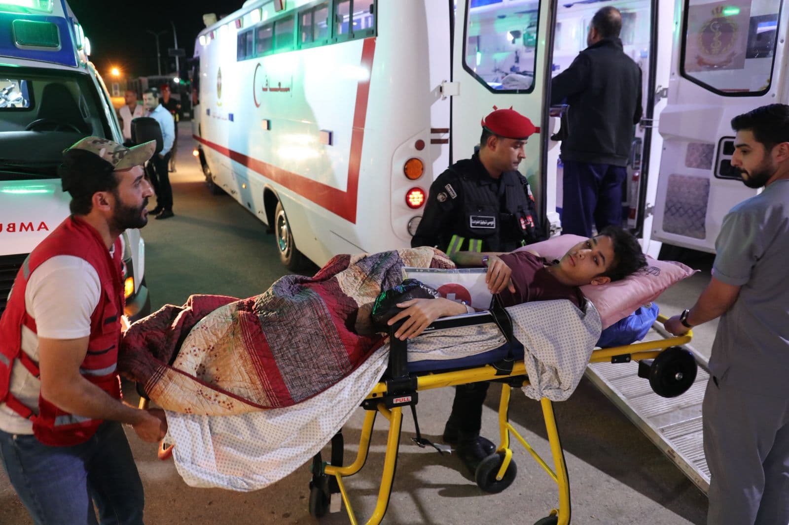 القوات المسلحة تُجلي الدفعة السابعة عشرة من أطفال غزة المرضى للعلاج في المملكة