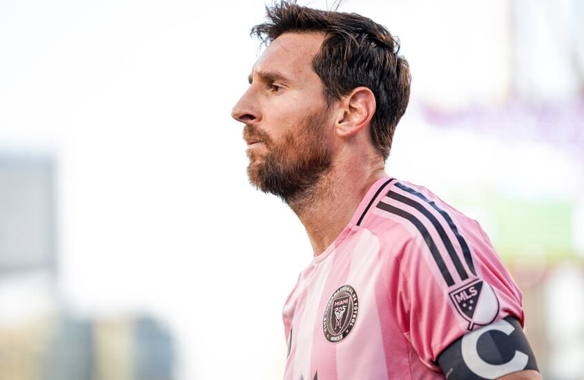 ميسي يختار أعظم الرياضيين في التاريخ