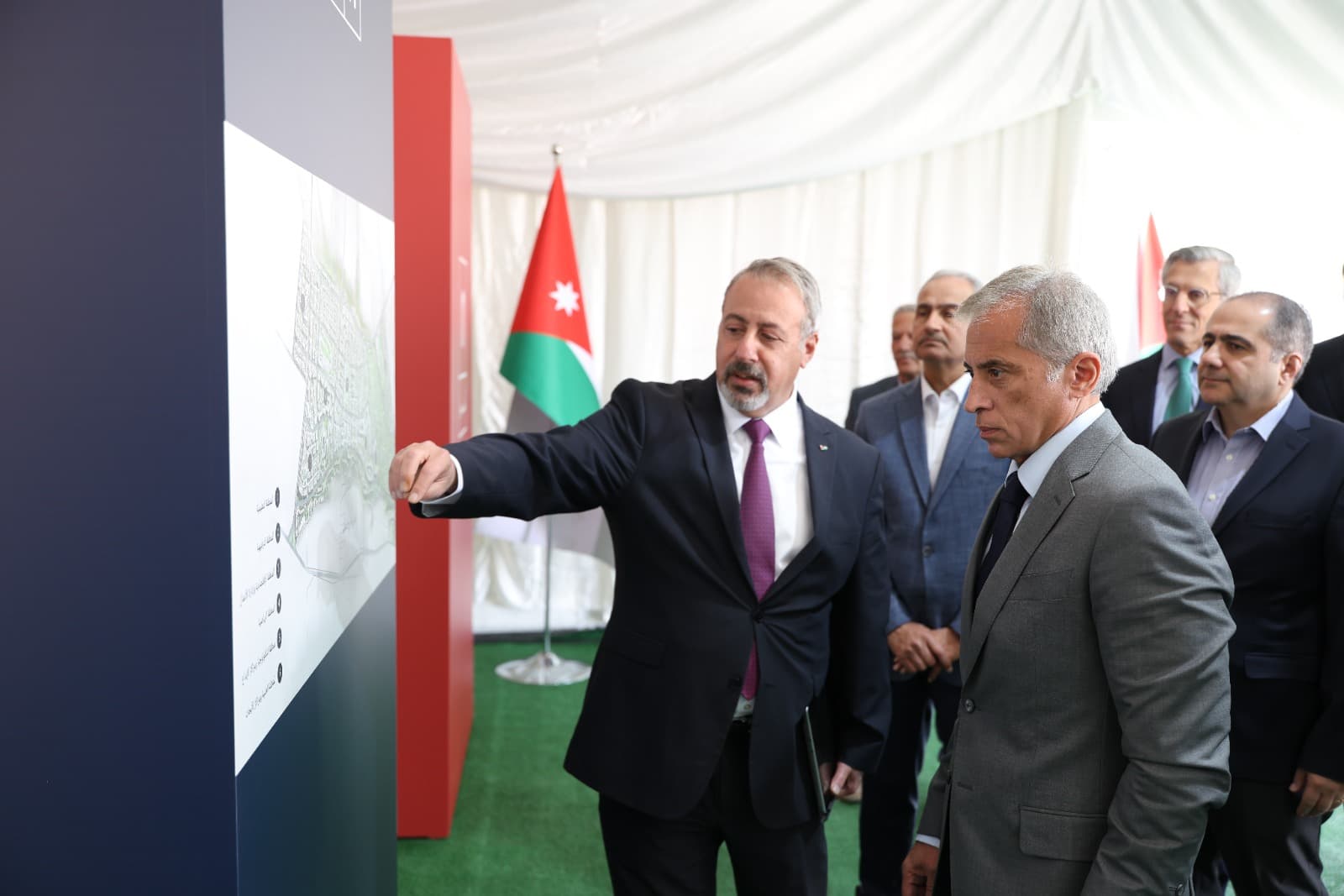 الحكومة تقيد في سجلاتها "عمرة" كأول ولادة لمدينة ذكية خضراء وسط الصحراء