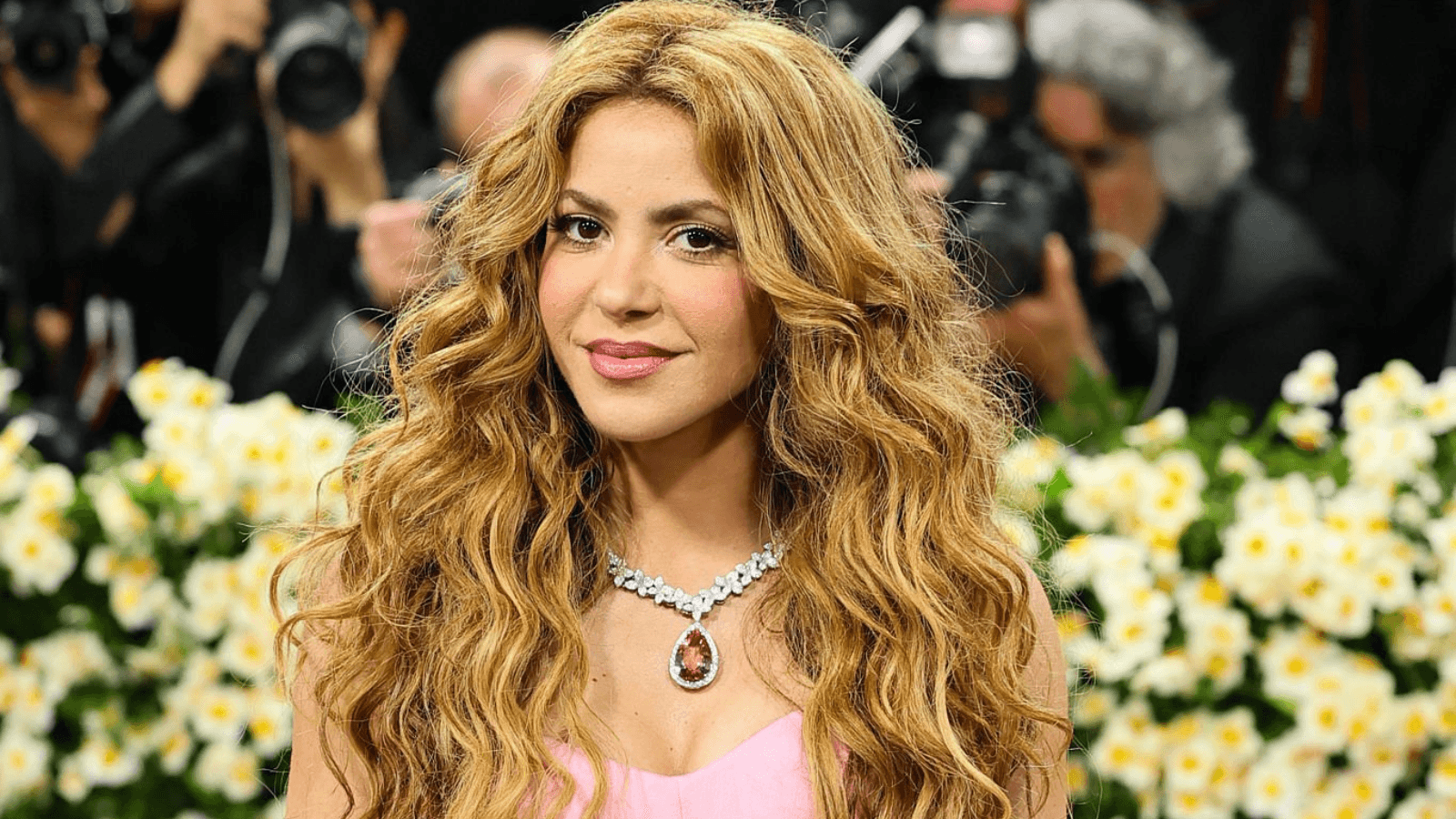 شاكيرا وذا ويكند ينضمان إلى مجلس التعليم العالمي للفيفا