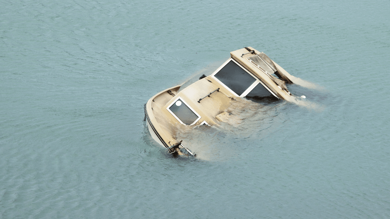 الهلال الأحمر: غرق 4 في انقلاب قاربي مهاجرين قبالة ساحل ليبيا