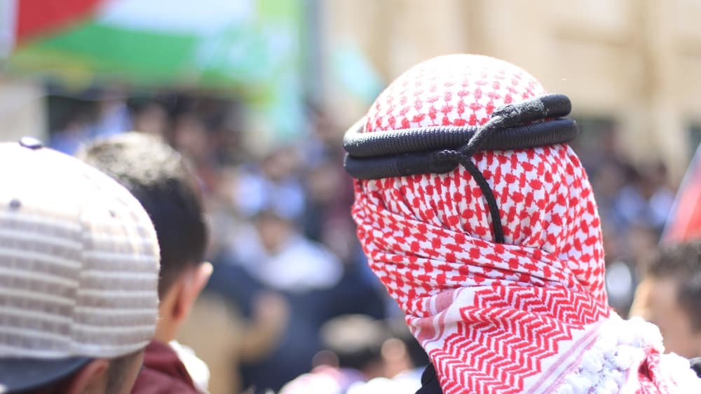 تحولات الجيل الحالي في الأردن: تراجع الالتزام بالتقاليد وصعود الاستقلالية بالعمل والعلاقات