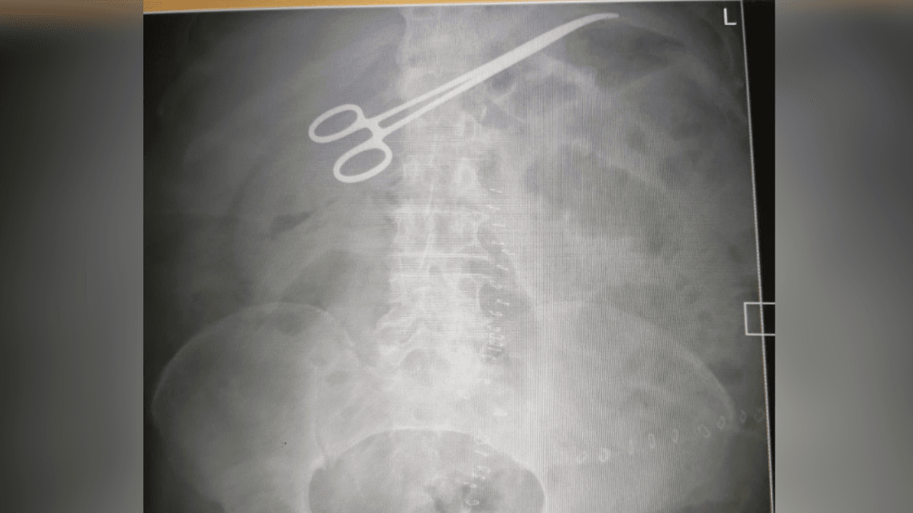 اتهامات ونفي وتحقيق رسمي.. "العبدلات" يكشف تفاصيل ما جرى في غرفة عمليات البشير