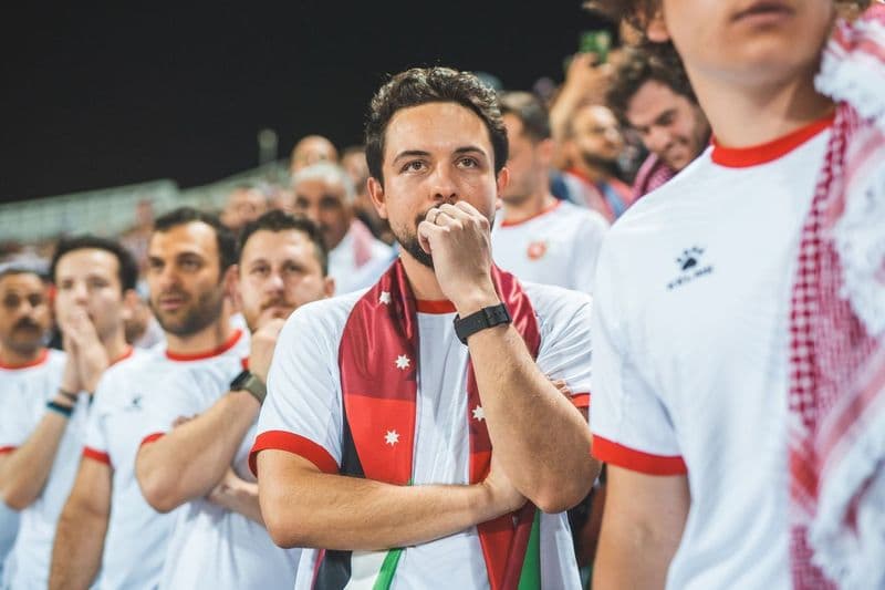 ولي العهد يطمئن على صحة يزن نعيمات هاتفياً