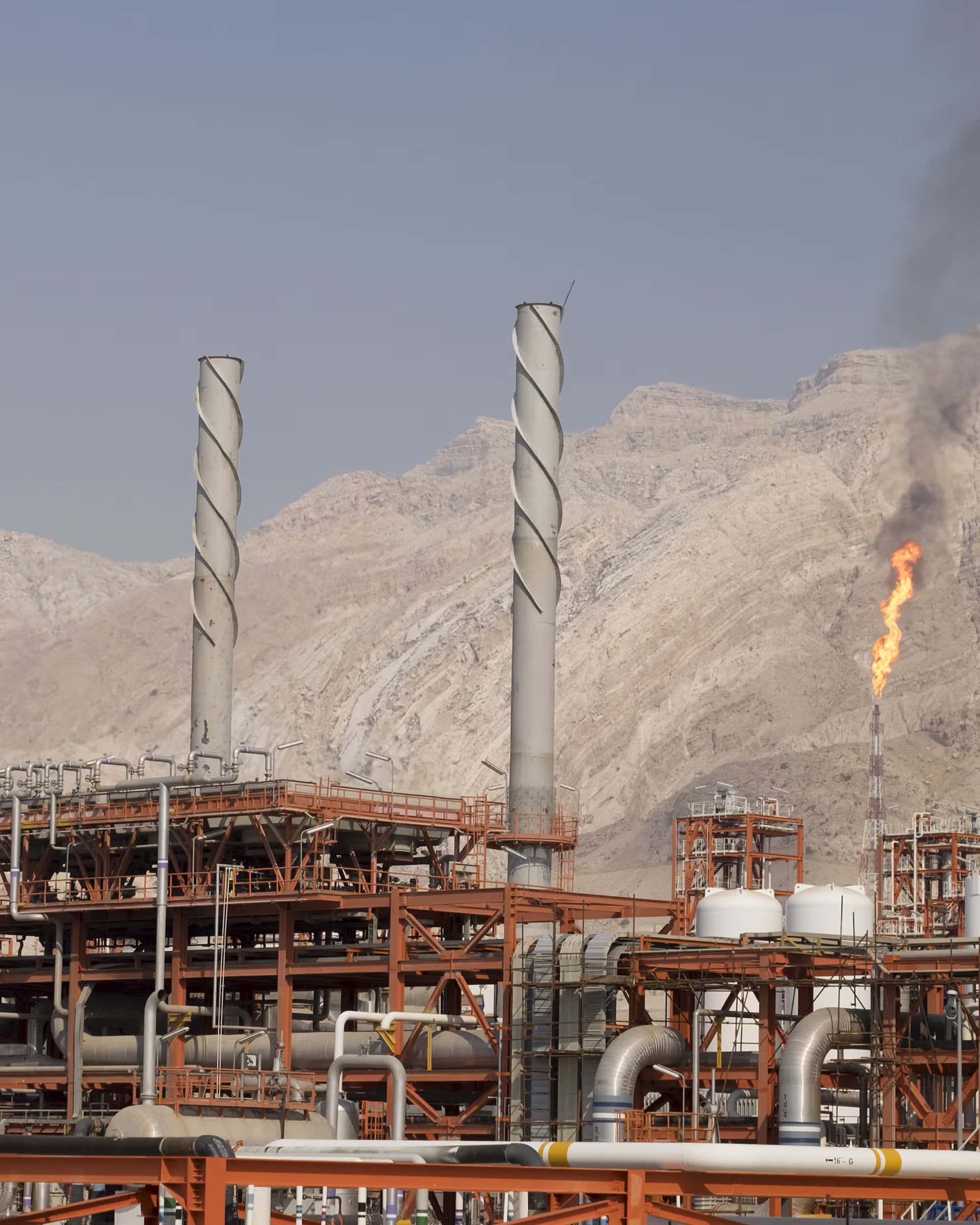 الدار - أعلن جيش الاحتلال الإسرائيلي، مساء السبت، عن تنفيذ موجة غارات