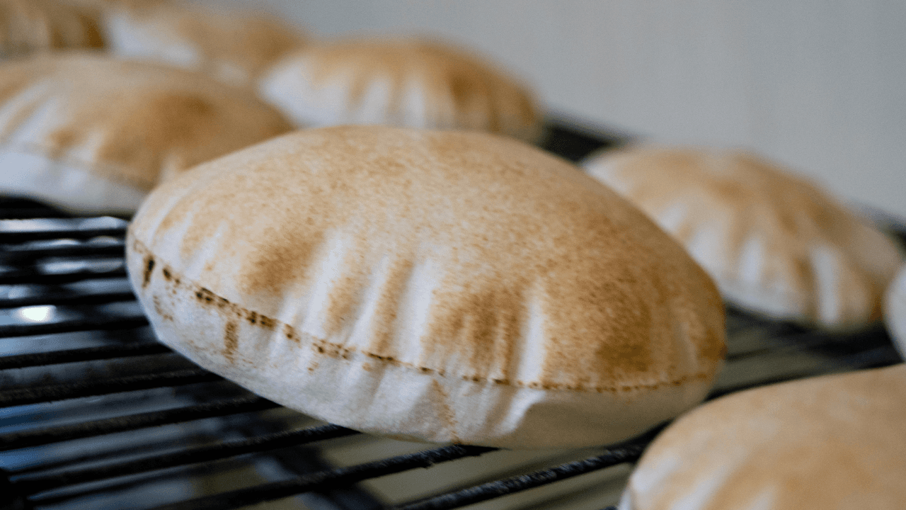 "الصناعة والتجارة": رفع سعر الطحين الموحد لن يؤثر على كلفة بيع الخبز