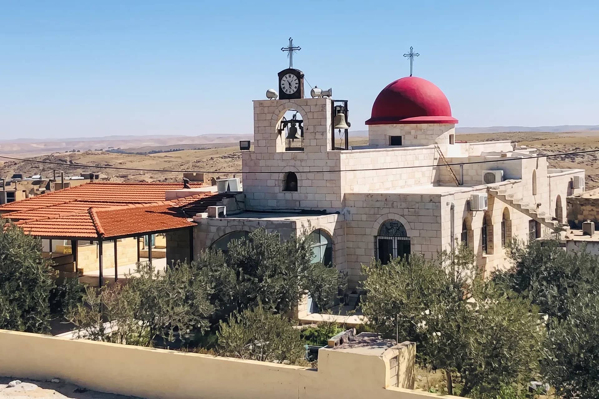 البطريركية الأرثوذكسية تدعو لقرع الأجراس في الأردن وفلسطين حداداً