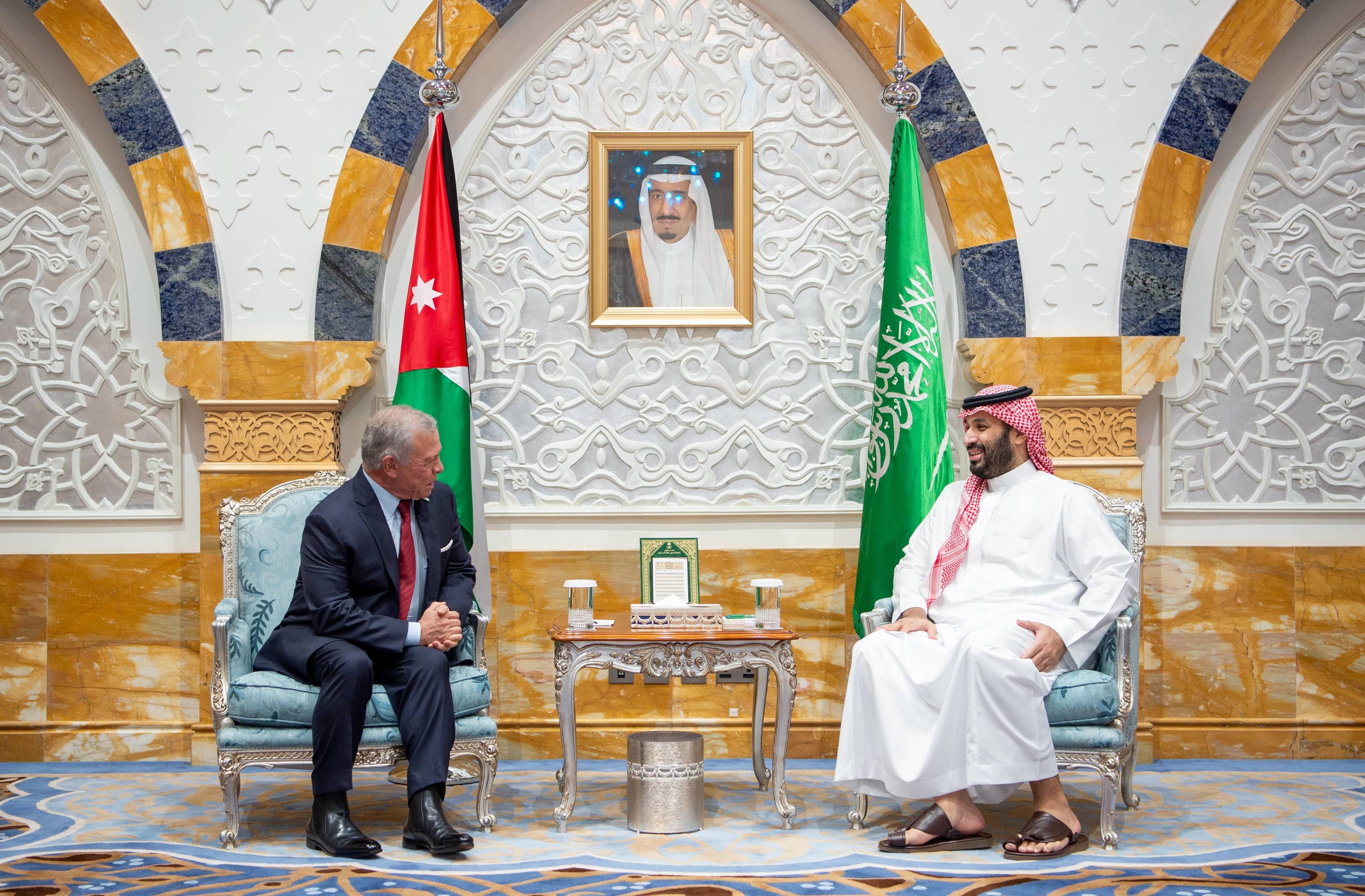 الملك وولي العهد السعودي يبحثان تداعيات التطورات الإقليمية