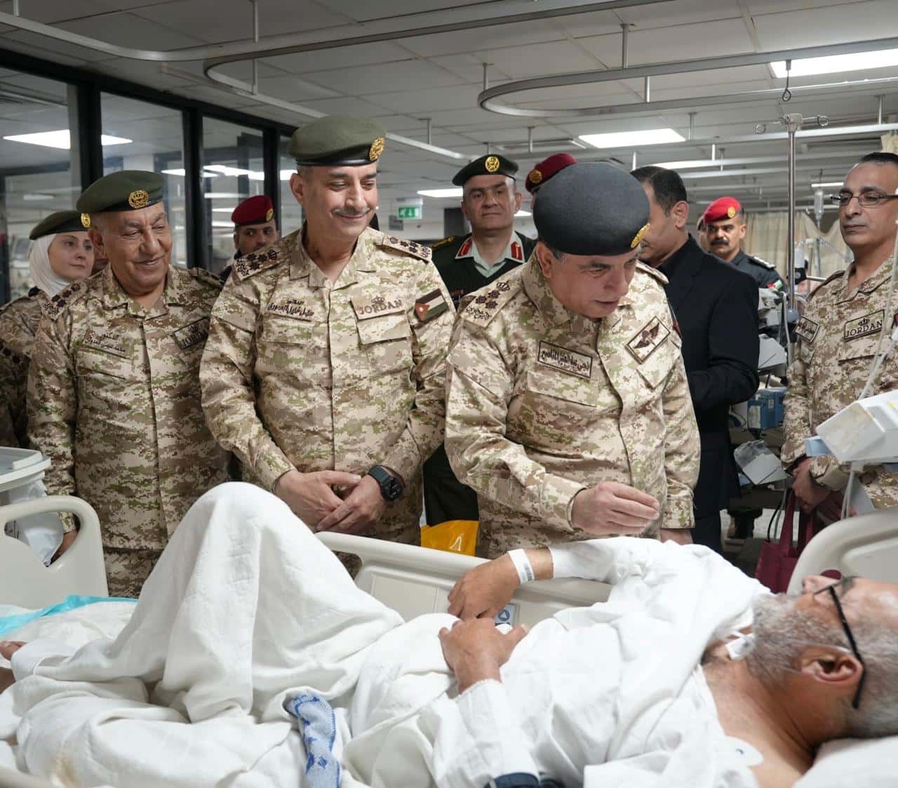 الدار - شارك عدد من كبار ضباط القوات المسلحة الأردنية، مرتبات تشكيلات