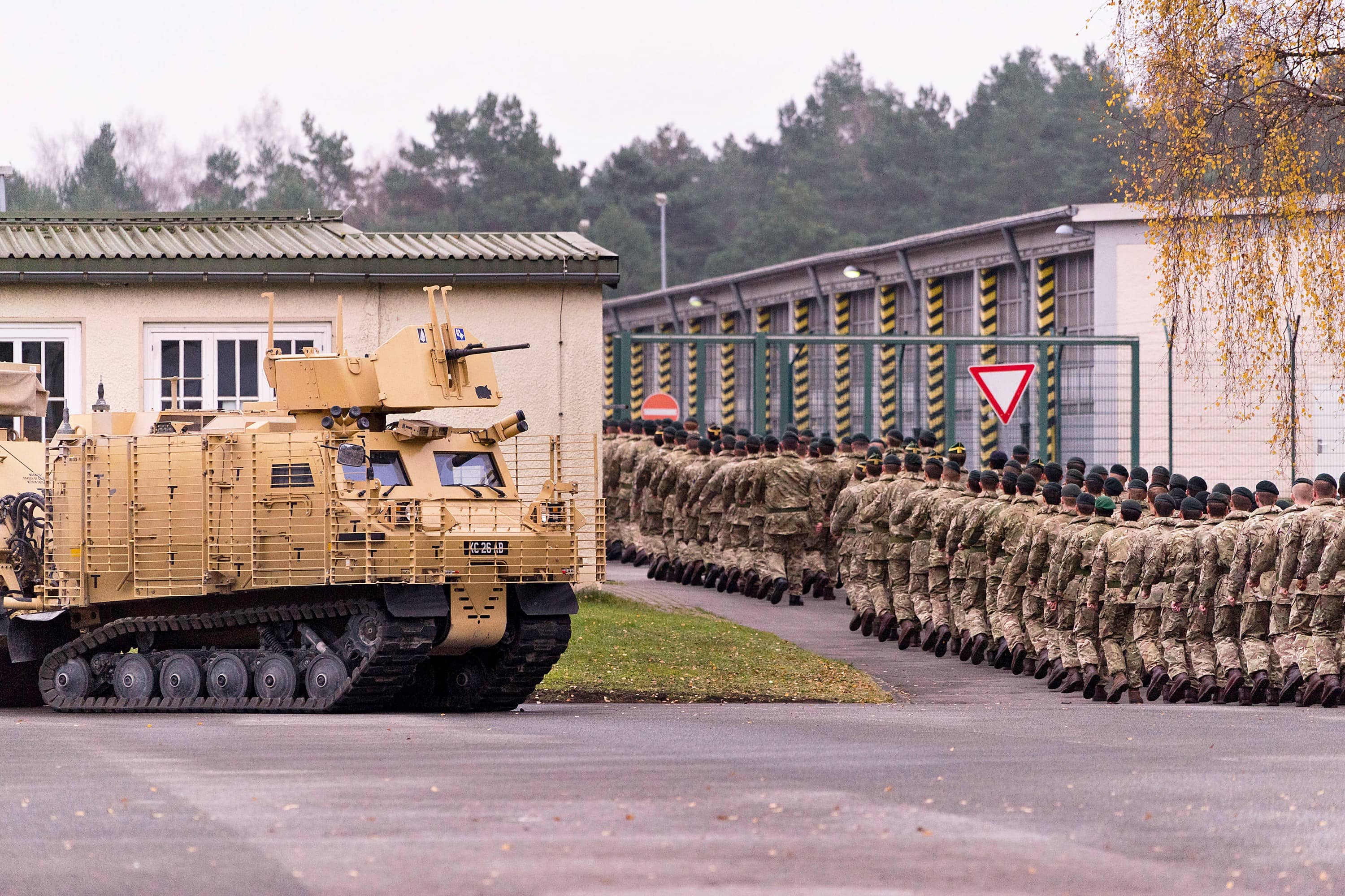بريطانيا ترفض طلب ترمب باستخدام قواعدها العسكرية لضرب إيران