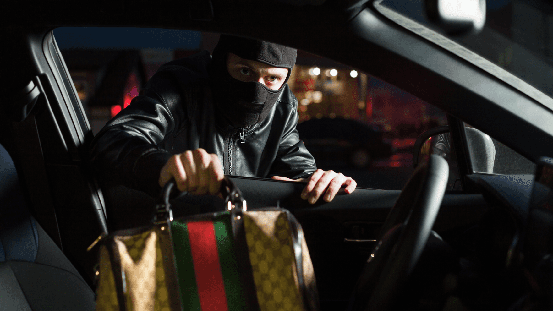 سارق ينشل حقيبة مليئة بالذهب في معان - تفاصيل