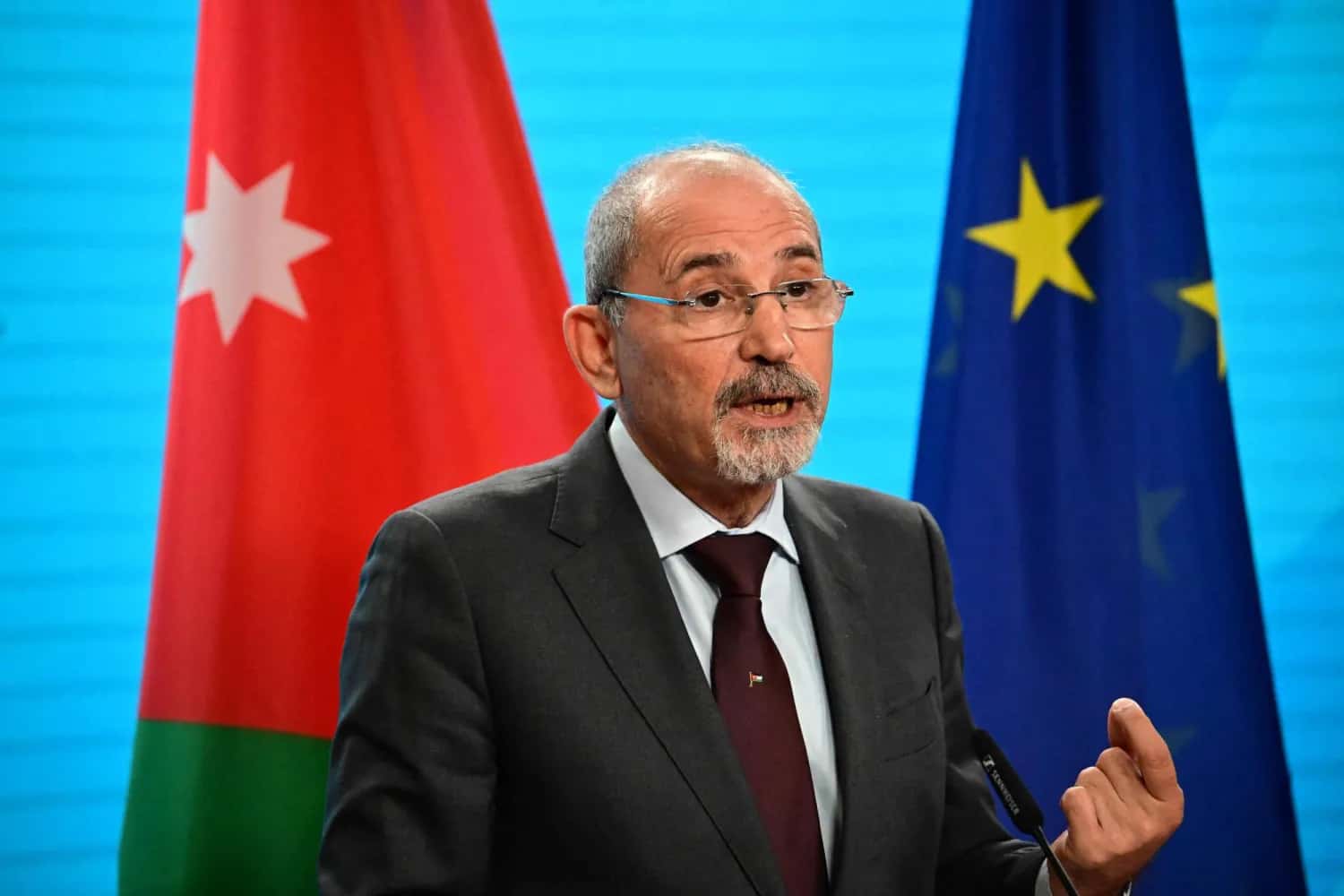 قال نائب رئيس الوزراء وزير الخارجية وشؤون المغتربين أيمن الصفدي إن "ال