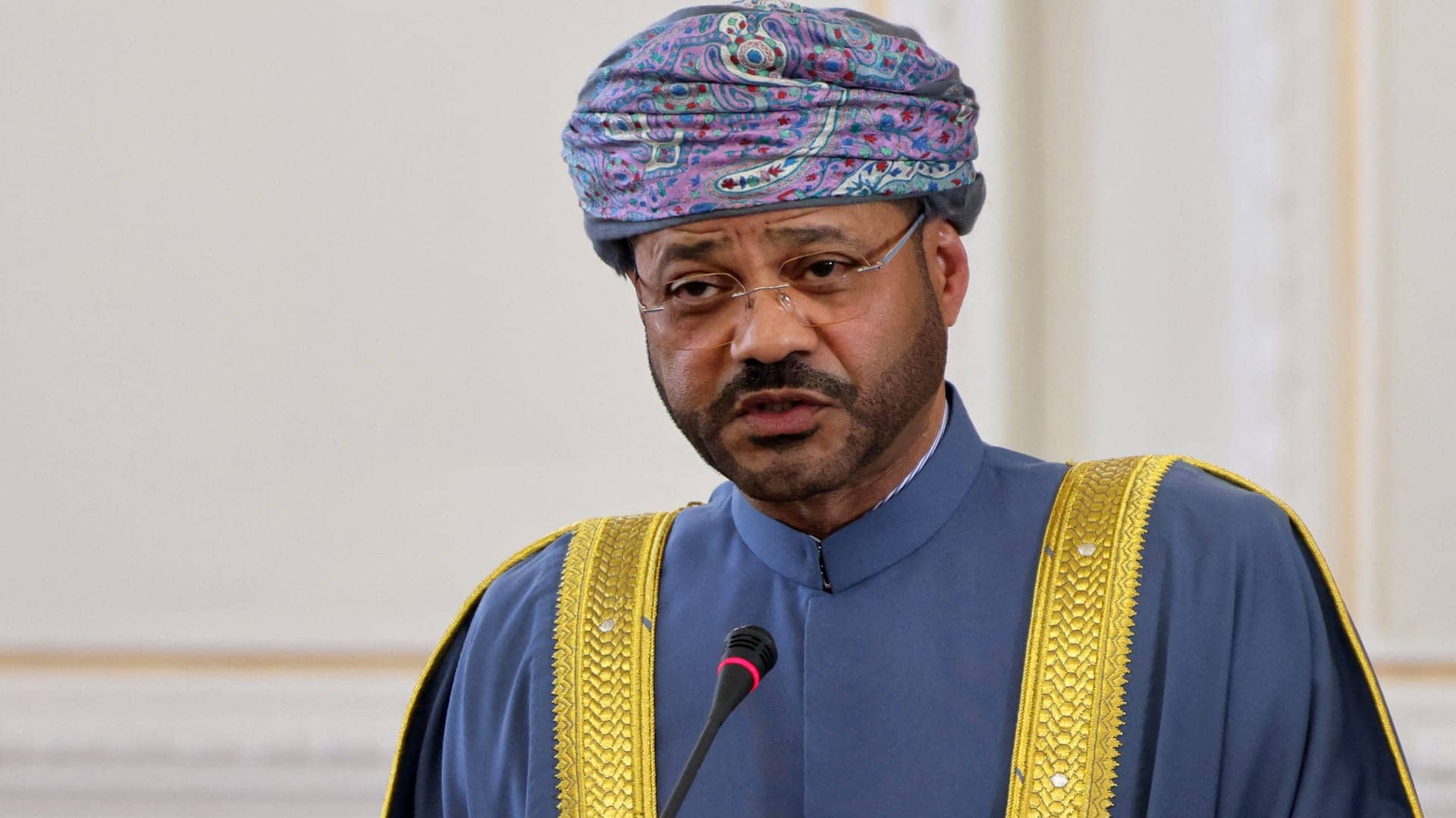 عُمان: استئناف محادثات بين واشنطن وطهران قريباً