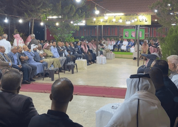 اجتماع حاشد لشيوخ ووجهاء وأبناء عشائر الدعجة في منزل الشيخ عبد الحميد الهباهبة الدعجة