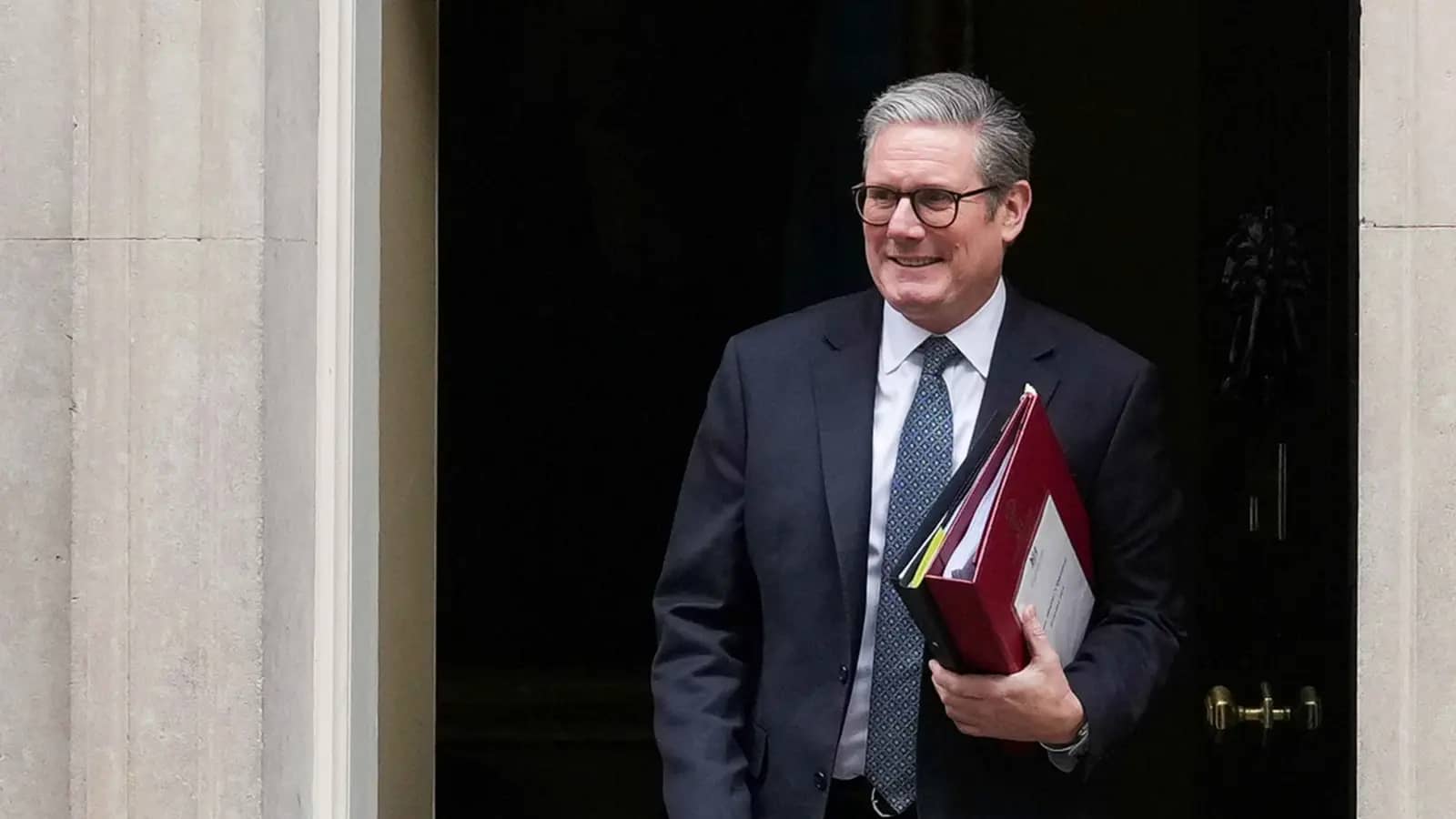 بريطانيا تتجه لفرض قيود مشددة على الإنترنت لحماية الأطفال