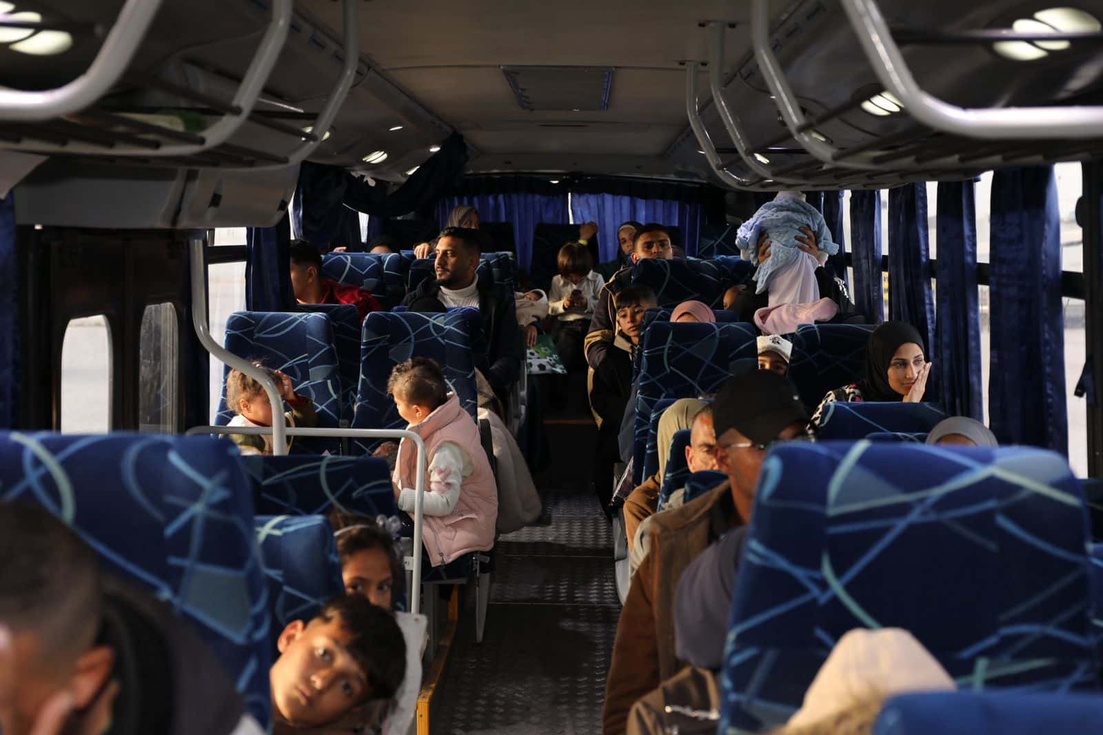 الدار - أجلت القوات المسلحة الأردنية، اليوم الإثنين، الدفعة الرابعة وا