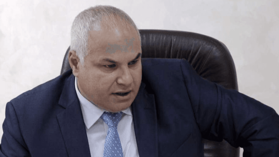 تقرير لـ"الدار": إنهاء عقود نجل وزير العمل قد يكلّف الخزينة 225 ألف دينار