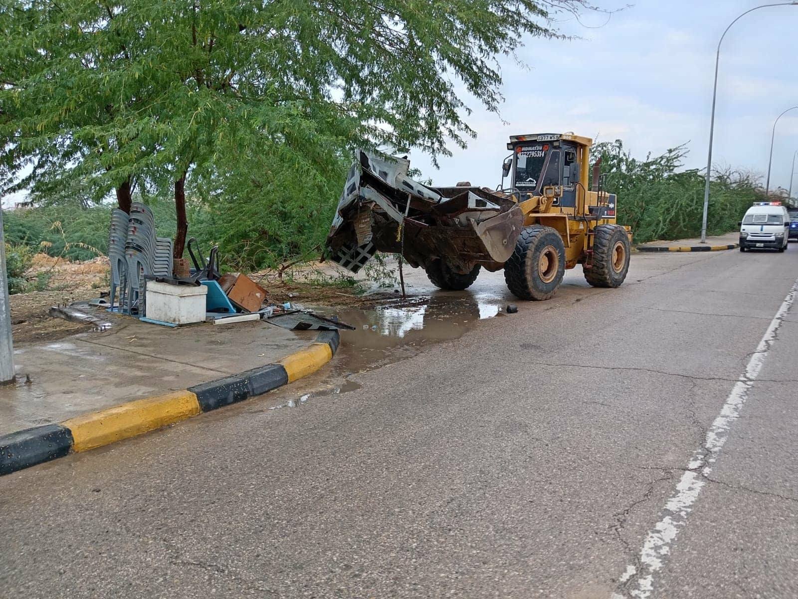 حملة لإزالة العشوائيات في البحر الميت