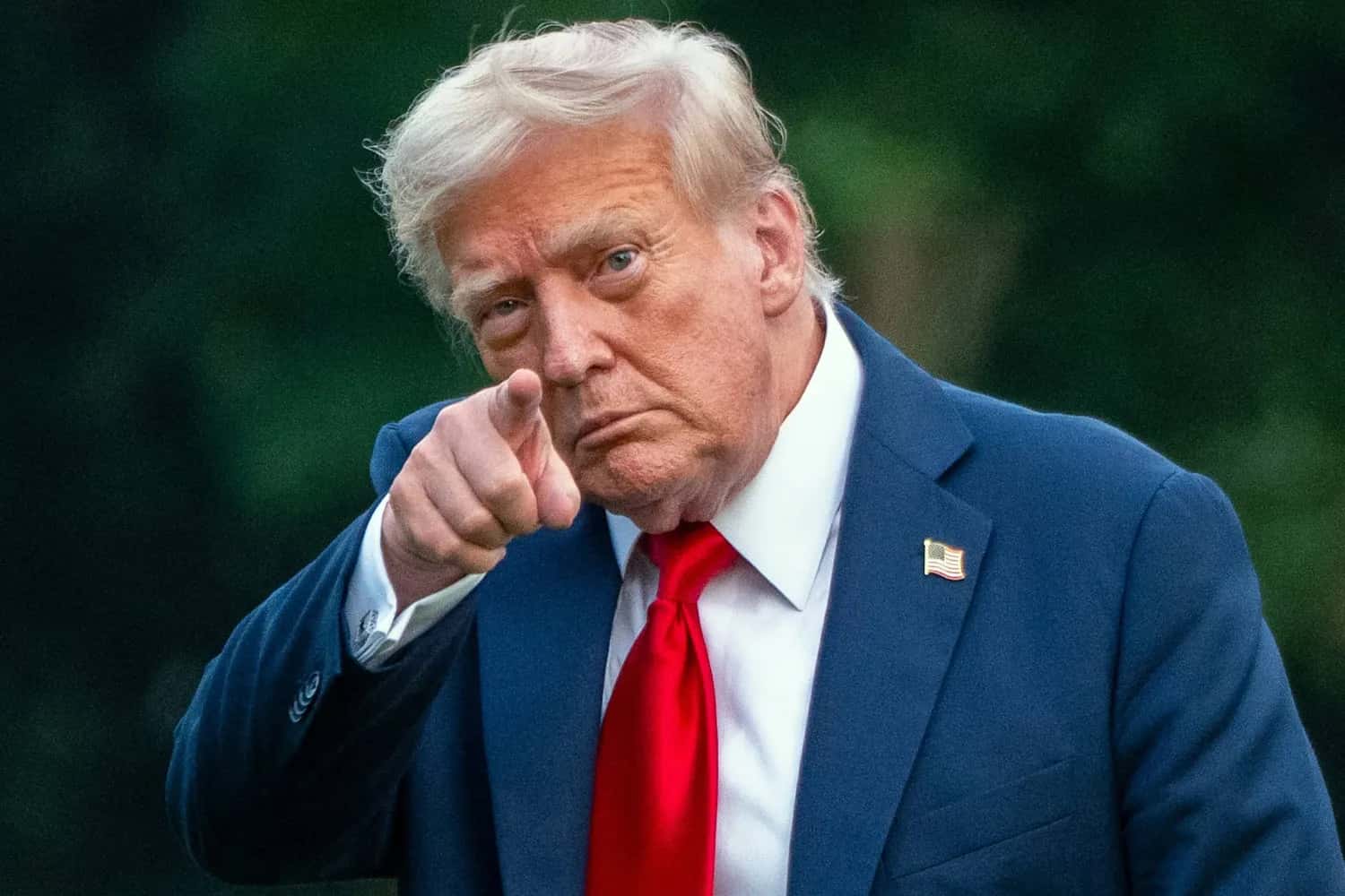 قال الرئيس الأمريكي دونالد ترمب إنه غير راض عن إيران لكن من المتوقع إج