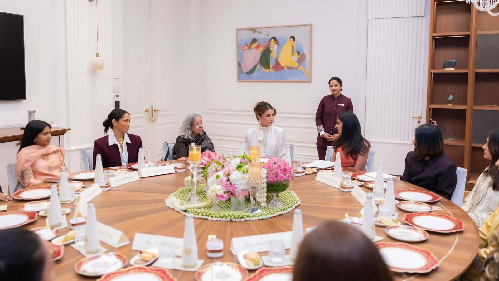 الدار - زارت جلالة الملكة رانيا العبدالله أمس مركز نيتا موكيش أمباني ا