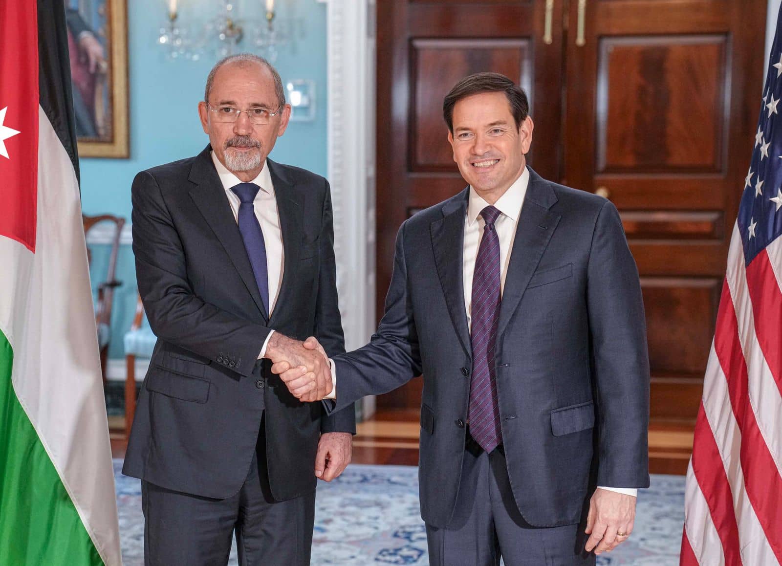 الصفدي وروبيو يبحثان هاتفياً جهود التوصل لوقف إطلاق النار في لبنان واستقرار المنطقة