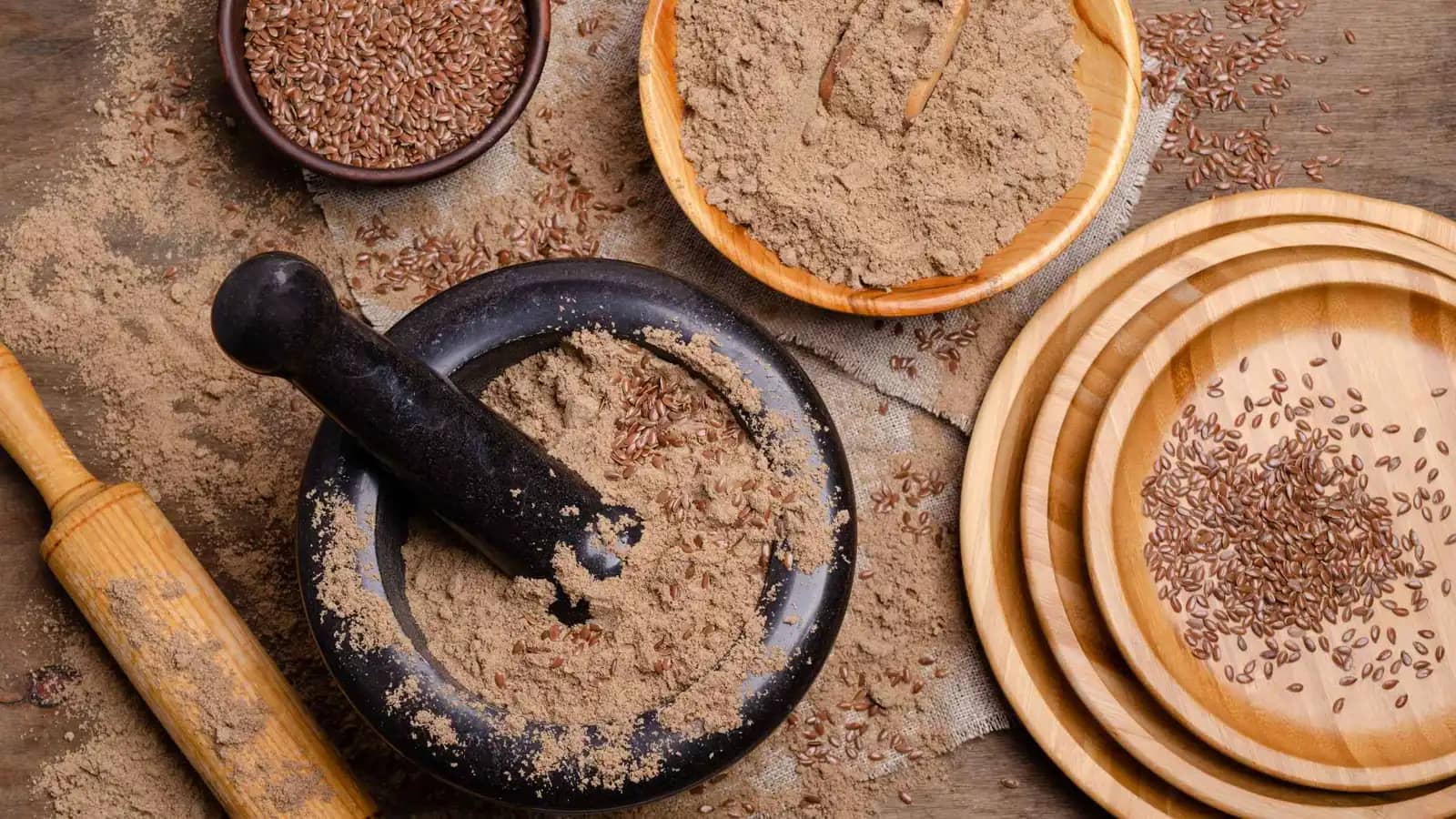 بذور الكتان.. لماذا تصبح "غذاء خارق" عند طحنها؟