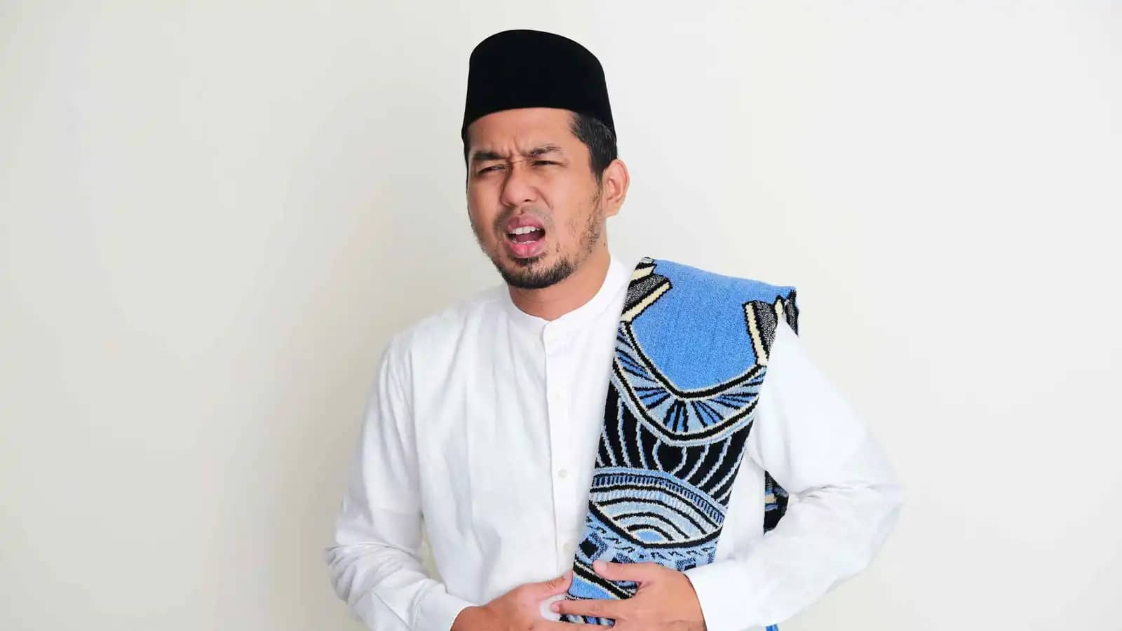 مشاكل الهضم بعد الإفطار… هكذا تحمي معدتك في رمضان