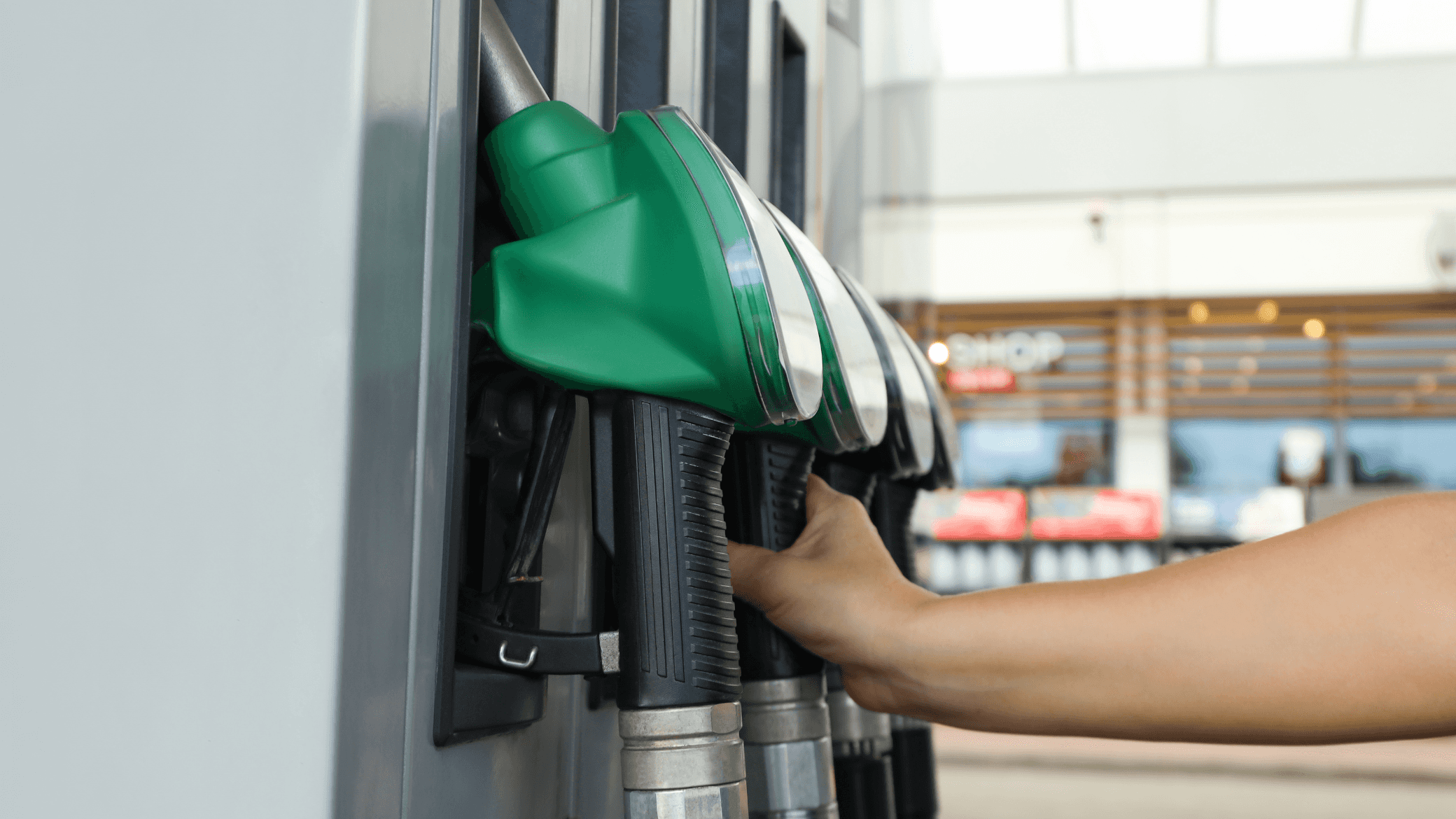 الدار - علي خلف - علق خبير الطاقة عامر الشوبكي على قرار الحكومة برفع