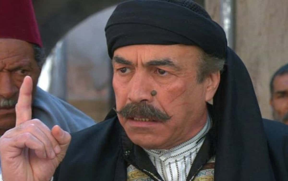 ثار الفنان السوري علي كريم حالة من النقاش النقدي في الأوساط الفنية، عق