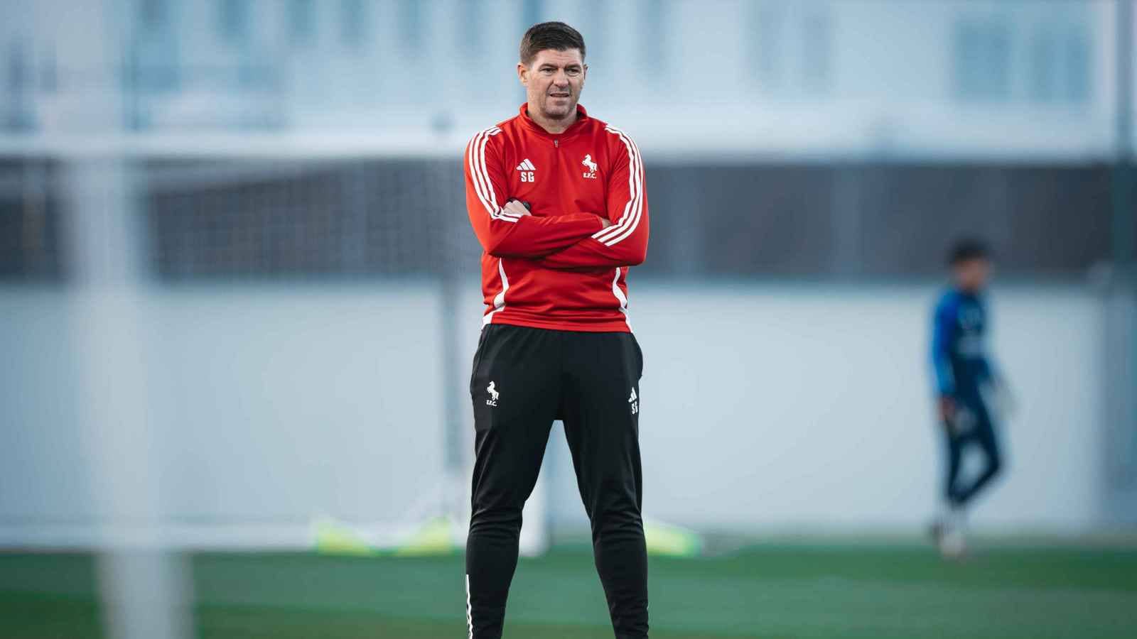 بالاسم.. جيرارد يهاجم 4 نجوم في ليفربول