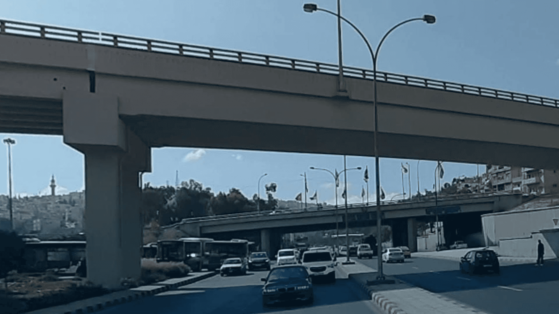 الدار - أعلنت أمانة عمّان الكبرى عن إغلاق أعلى جسر المحطة بشكل مؤقت أ