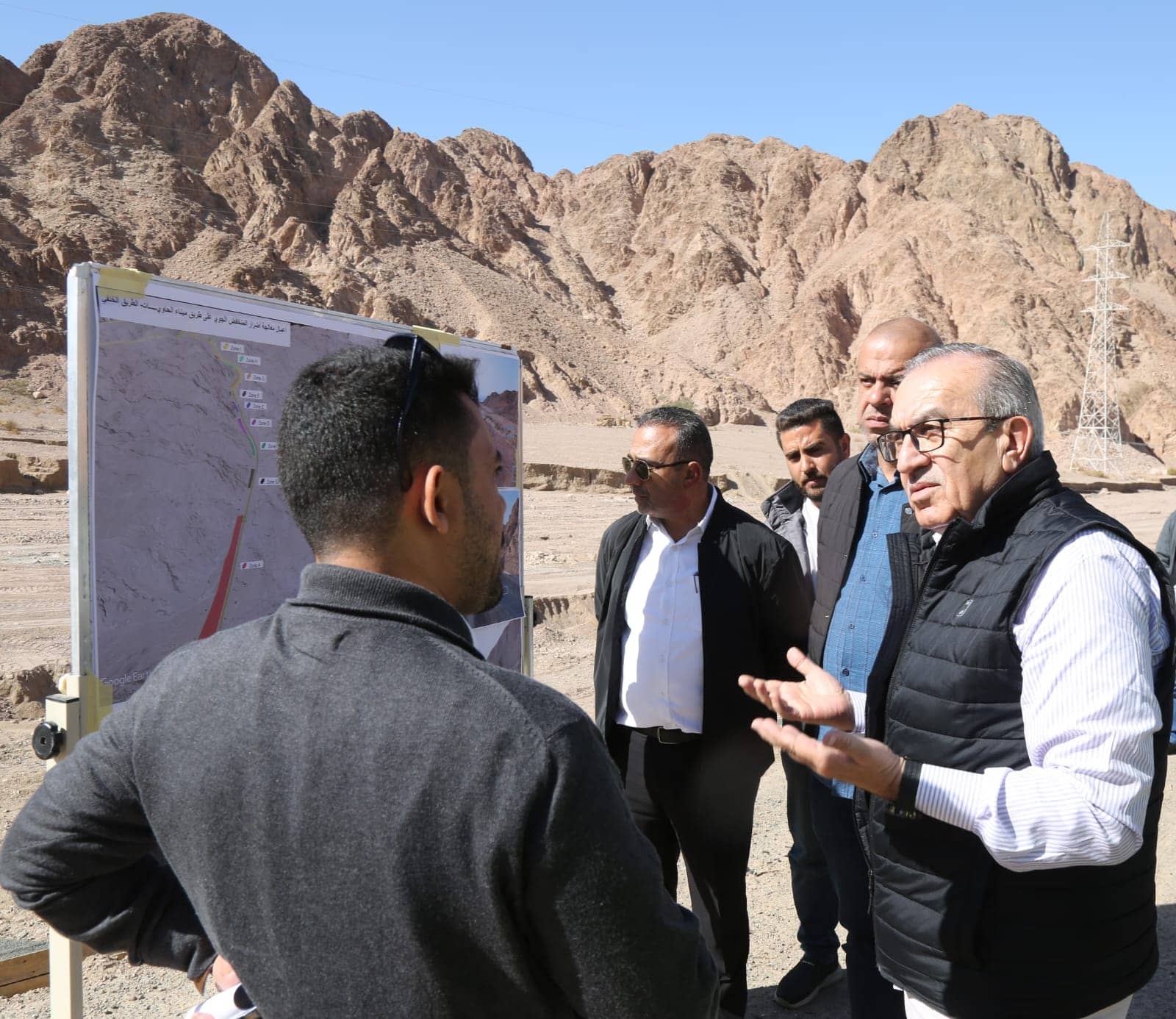 أبو السمن يشدد على ضرورة الالتزام بالمواصفات الفنية في المواقع المتضررة نتيجة المنخفض الجوي