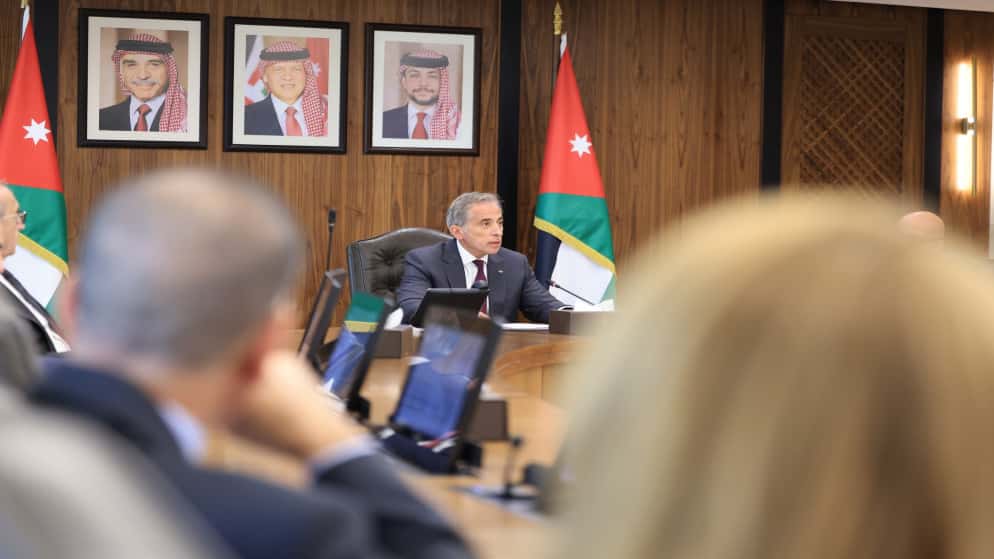 قال رئيس الوزراء جعفر حسان خلال جلسة مجلس الوزراء، إن الحكومة عدّلت مس