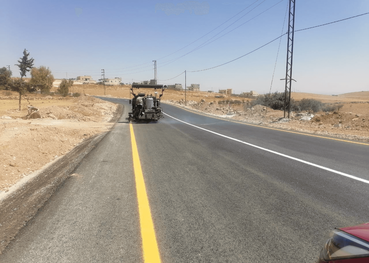 الأشغال: إنجاز توسعة وتأهيل طريق حيان – إيدون في المفرق