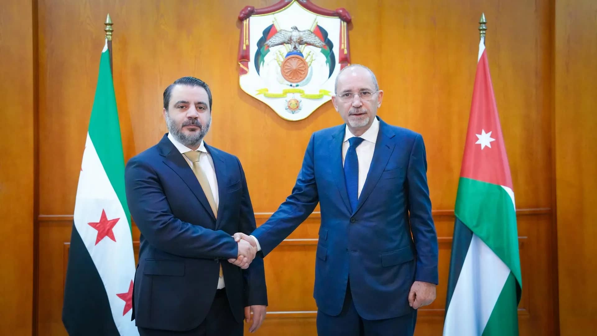 الصفدي يؤكد وقوف الأردن مع سوريا والتضامن مع السعودية
