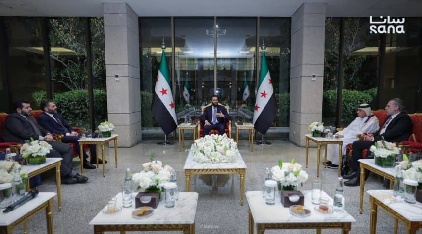 الرئيس السوري يجتمع مع شعراء وأدباء ومثقفين عرب مشاركين في معرض دمشق للكتاب