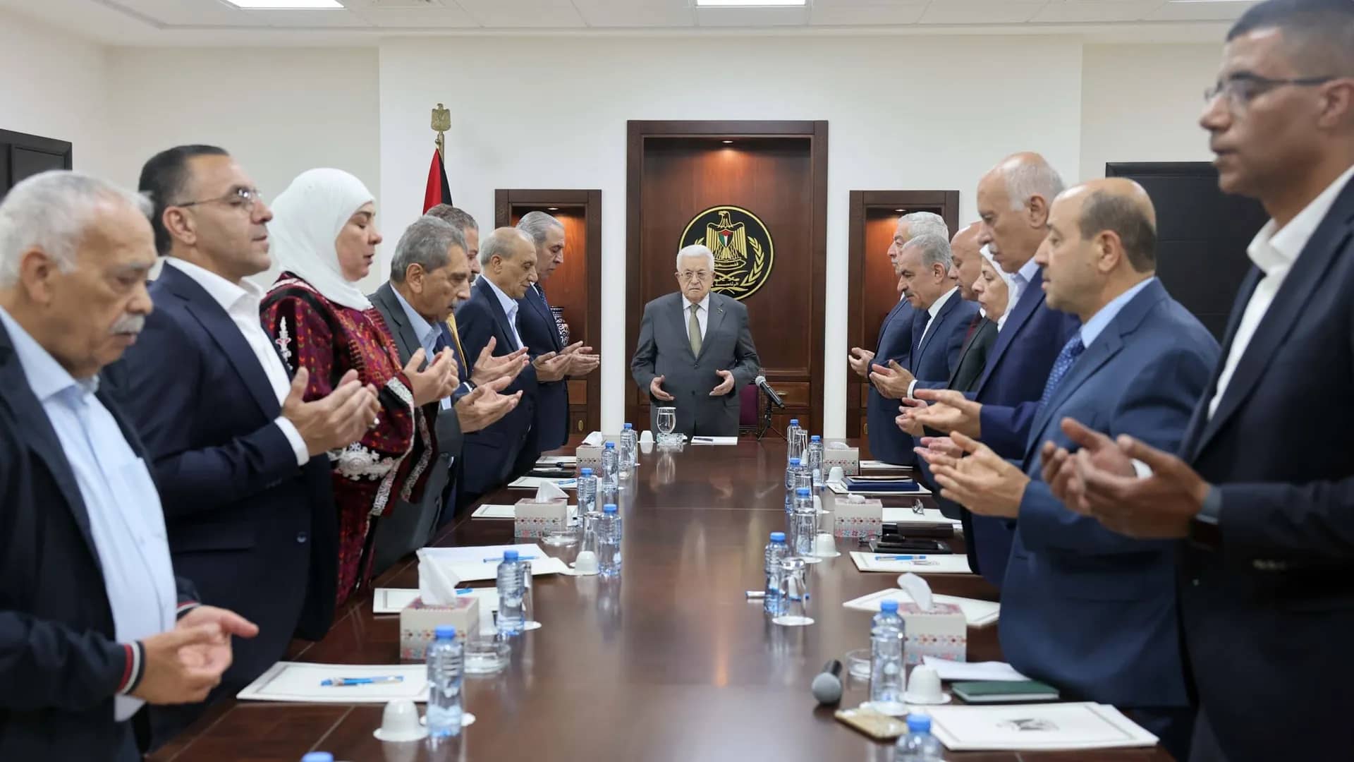 السلطة الفلسطينية تبلغ فرنسا بتأجيل الانتخابات التشريعية