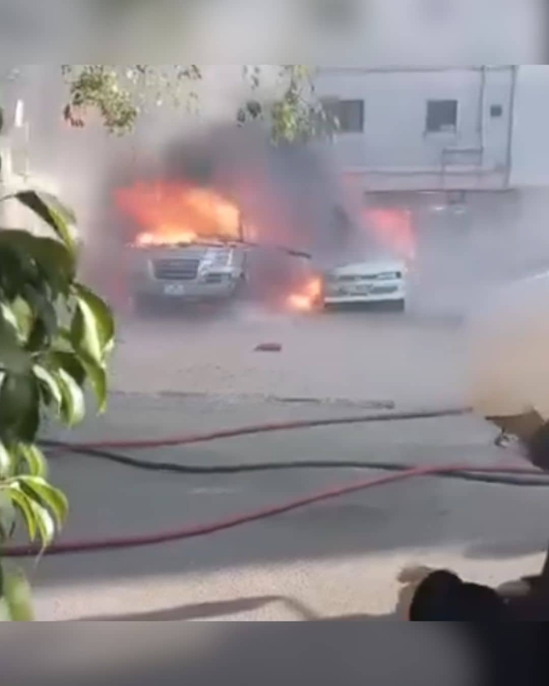 الأمن: إخماد حريق شب بـ3 مركبات وشقة سكنية في العقبة