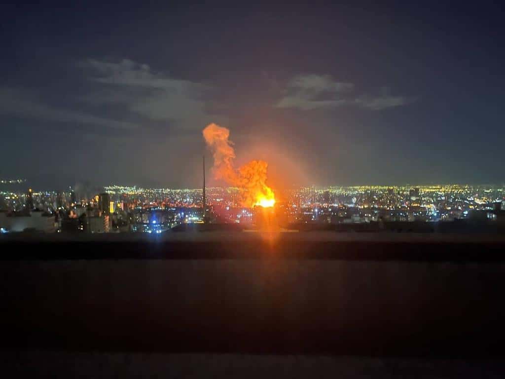 الدار - أفادت وكالة "تسنيم" الإخبارية، مساء اليوم الأحد، بسقوط عدد من