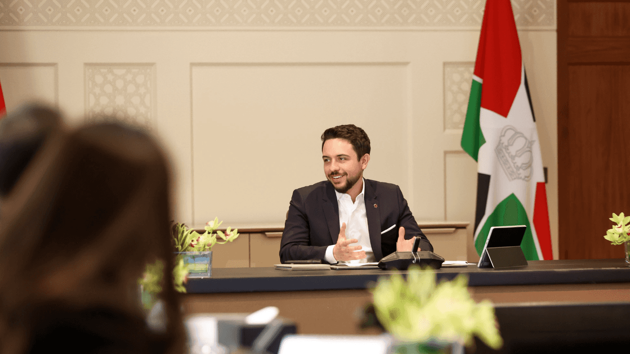 يترأس سمو الأمير الحسين بن عبدالله الثاني ولي العهد اجتماعا في قصر الح