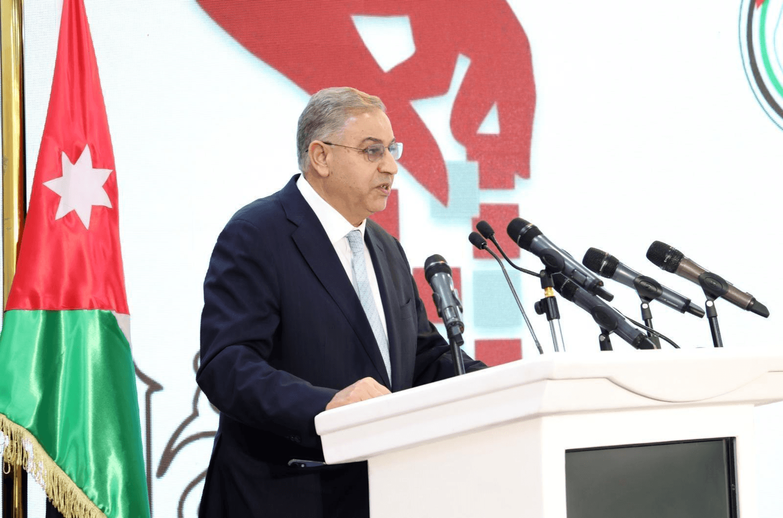 الدار - كشف رئيس مجلس إدارة شركة البوتاس العربية، المهندس شحادة أبو هد