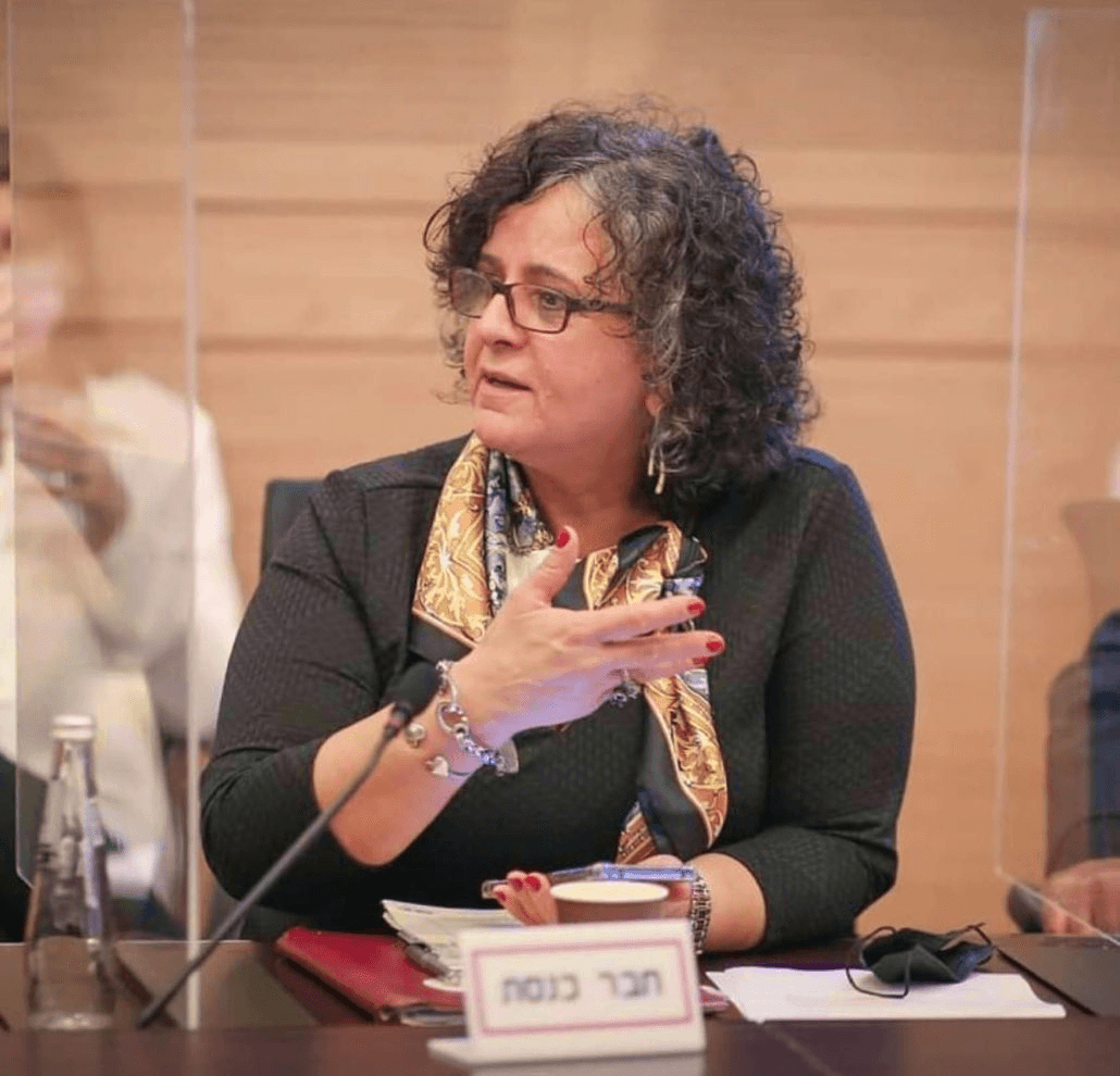 عضو بالكنيست الإسرائيلي: قانون منع الأذان إجراء عنصري ومحاولة لمحو معلم من الوجود الفلسطيني