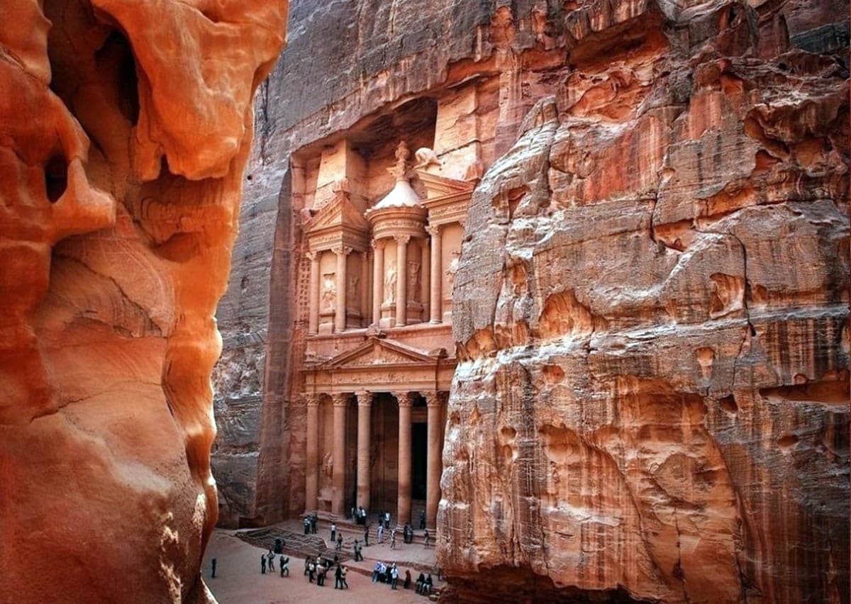 توقيع اتفاقية لتعزيز أعمال ترميم وصون المواقع الأثرية في إقليم البترا