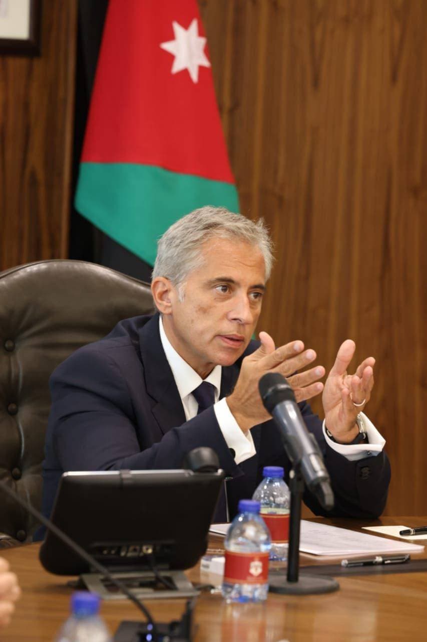 رئيس الوزراء للنشامى: أنتم رائعون ومبدعون