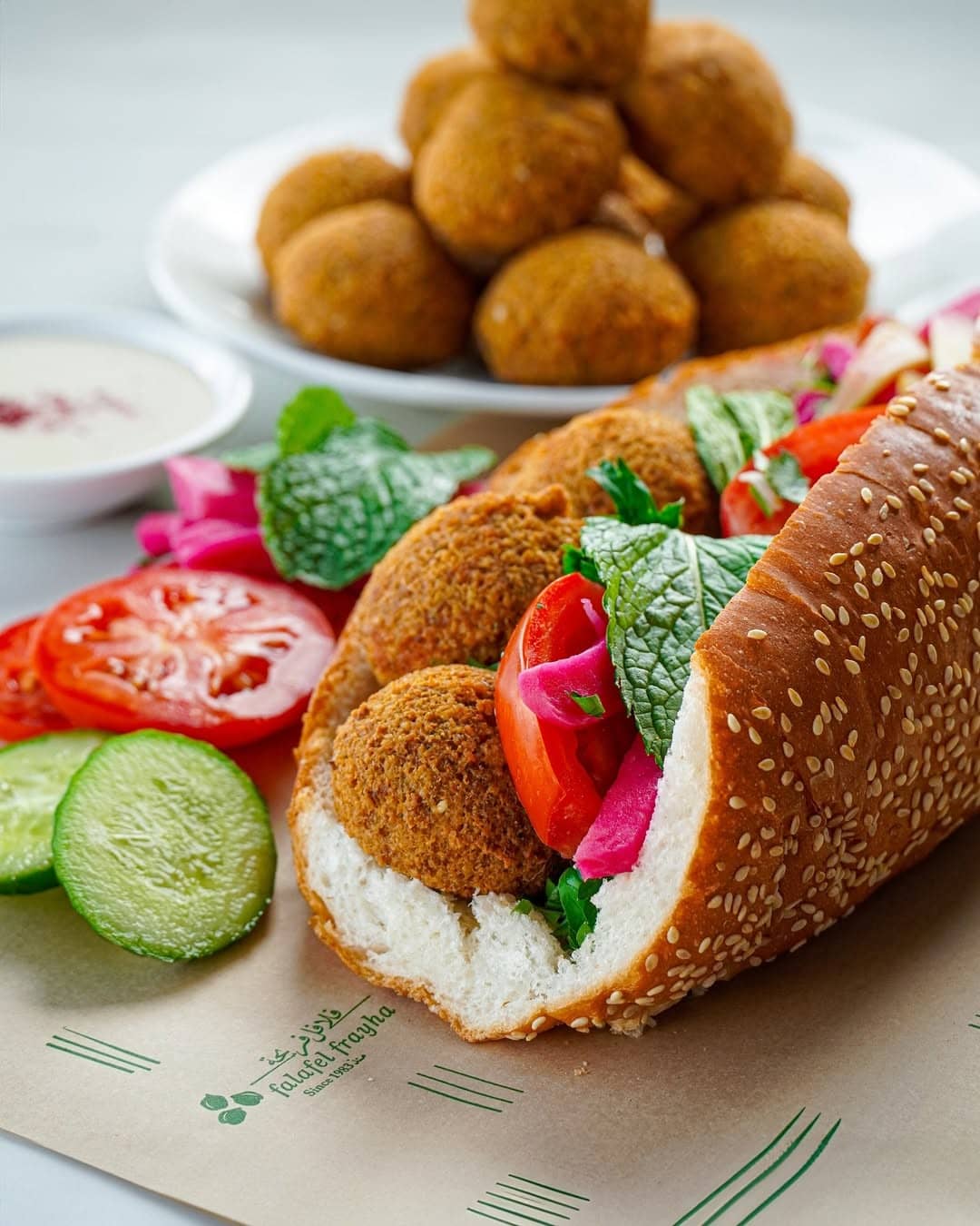 نقيب المطاعم لـ"الدار": لا ارتفاع على أسعار الحمص والفلافل في الأردن