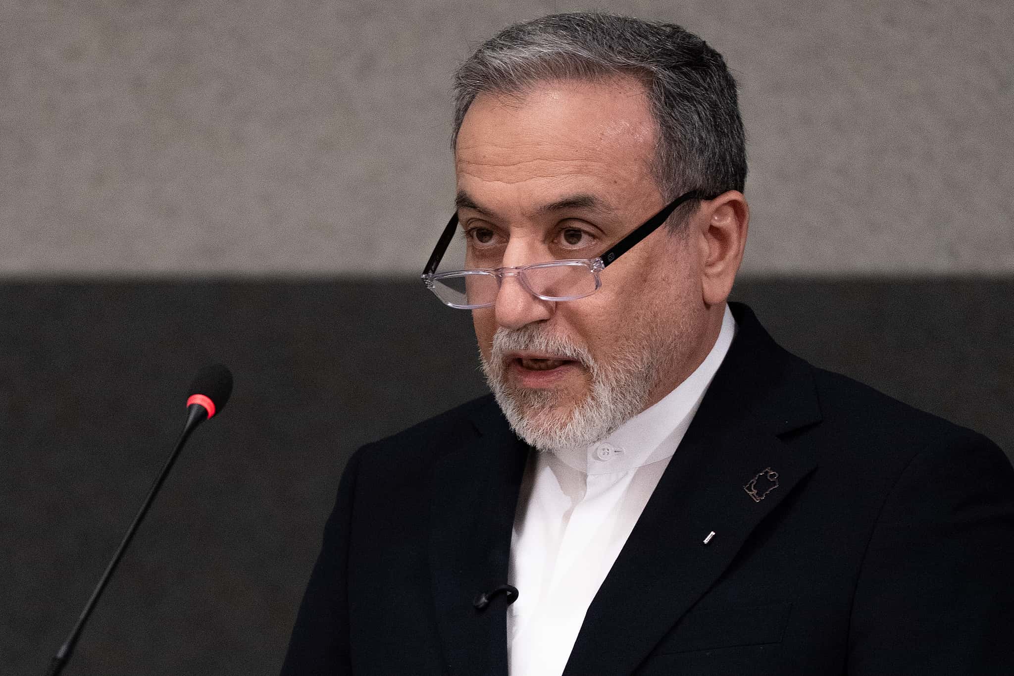 الدار - وجّه وزير الخارجية الإيراني، سيد عباس عراقجي، رسالة حازمة وشد